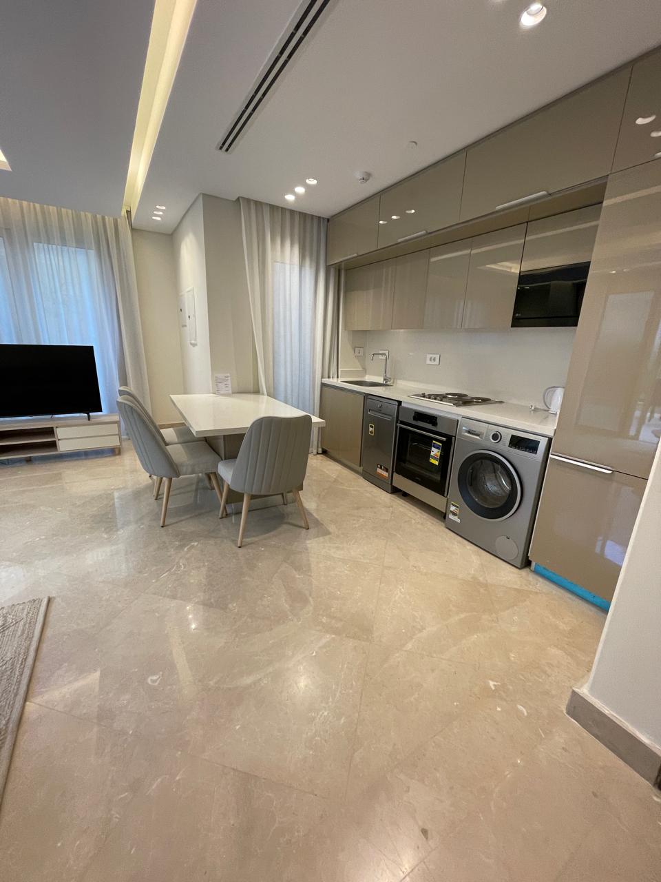 1 bedroom Apartment with English Court View