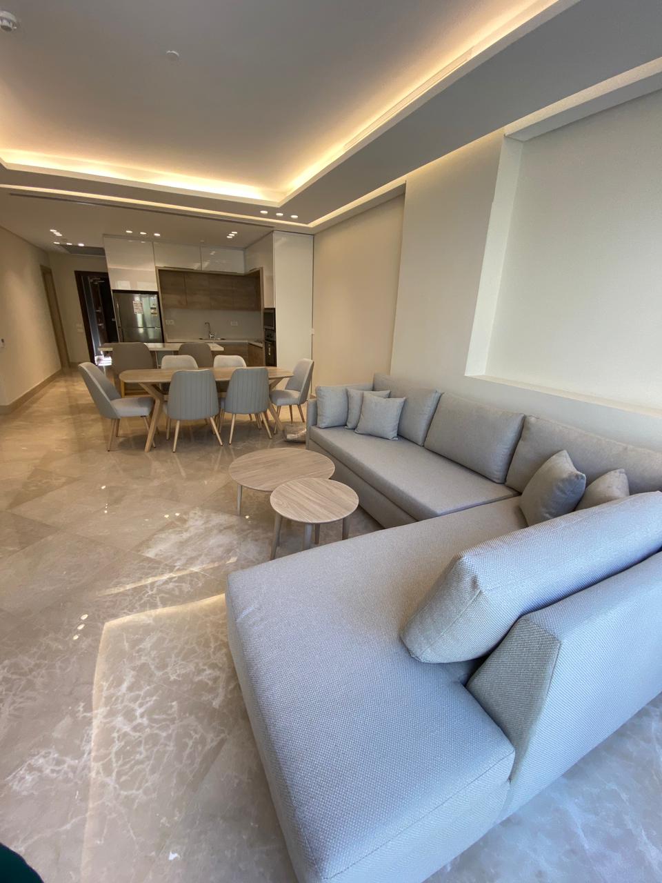 2 bedroom Apartment with English Court View