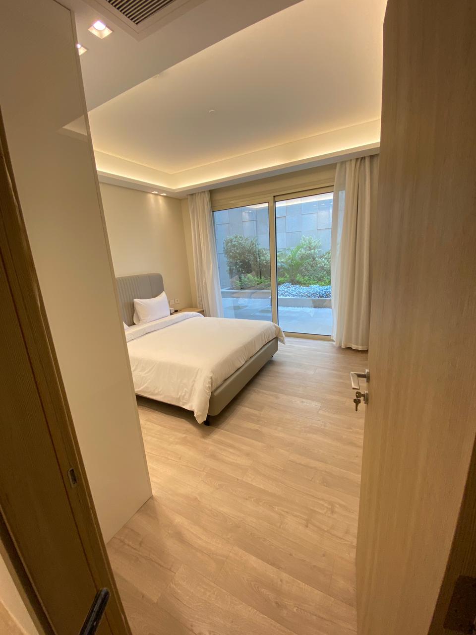 2 bedroom Apartment with English Court View