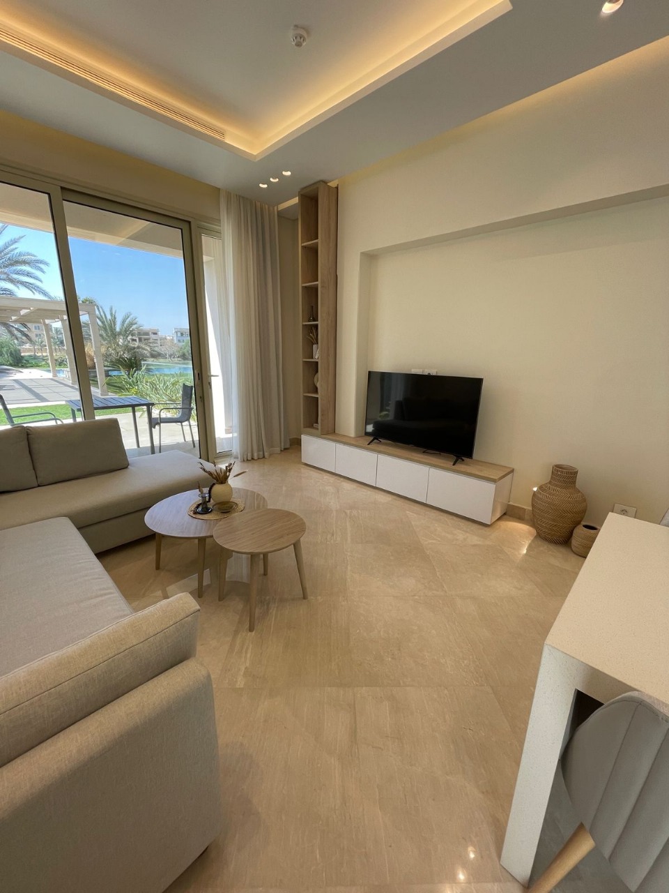3-Bedroom Ground apartment with Golf, Pool View & Private Access to pool