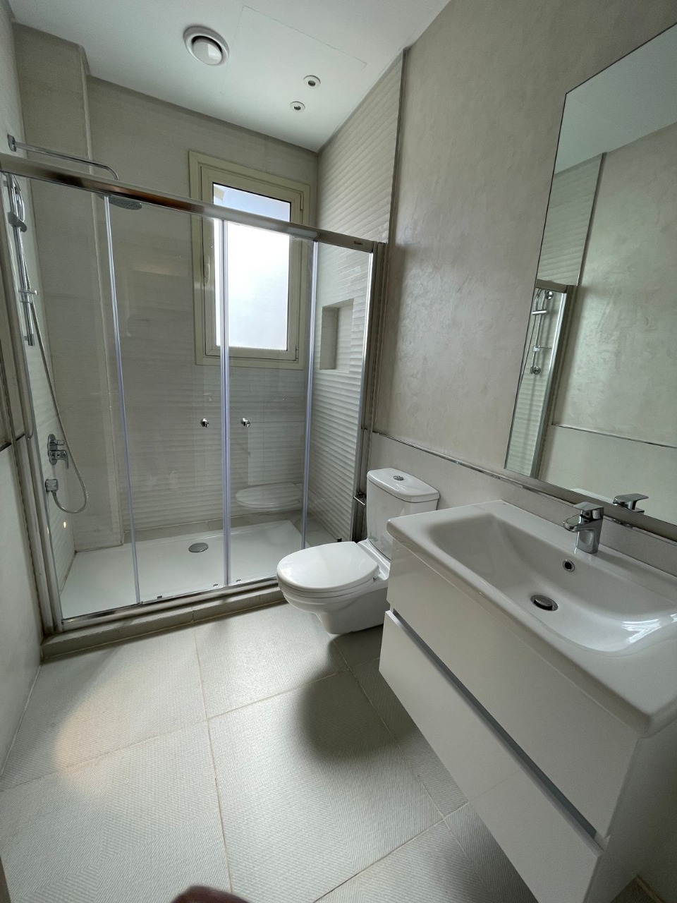 3-Bedroom Ground apartment with Golf, Pool View & Private Access to pool