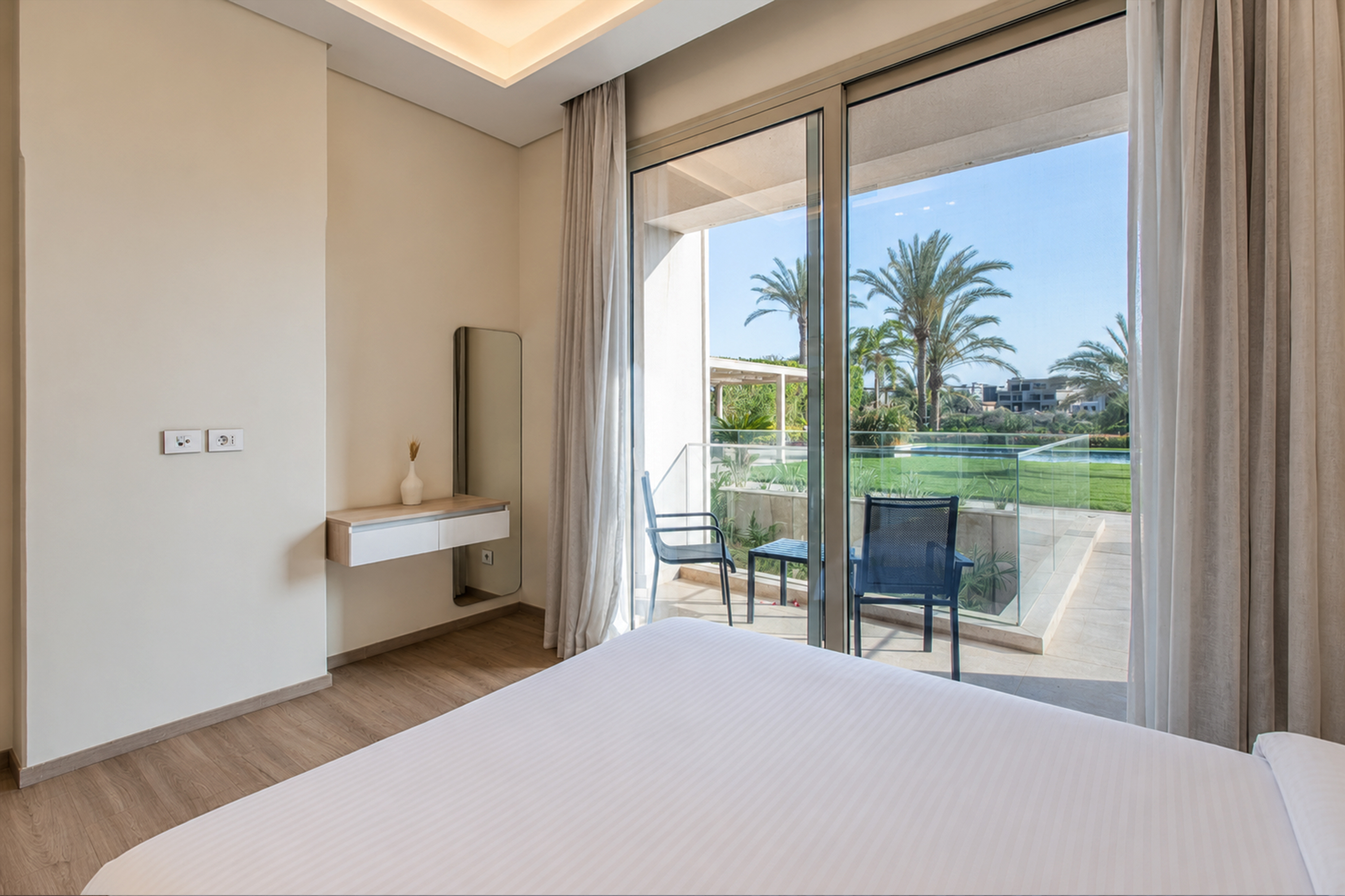 2-Bedroom Ground apartment with Golf, Pool View & Private Access to pool