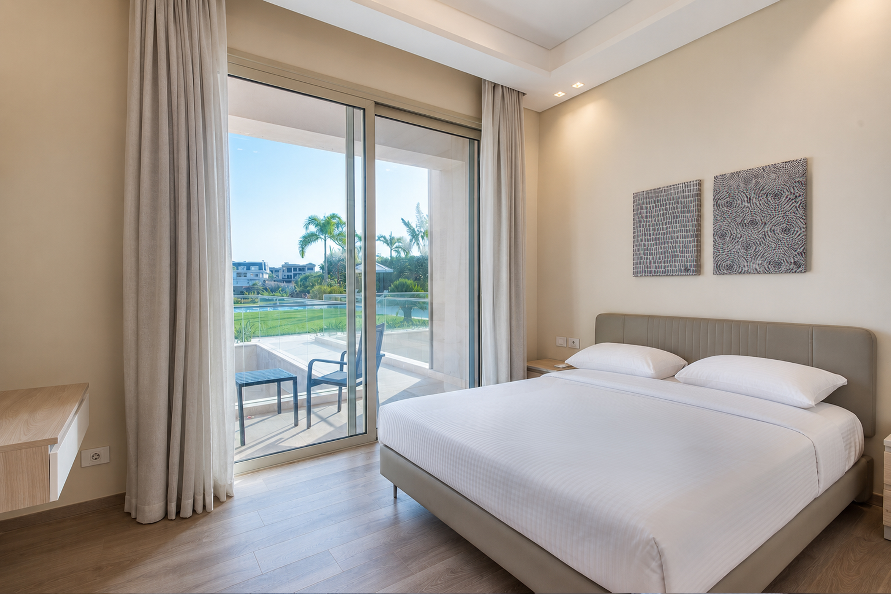 2-Bedroom Ground apartment with Golf, Pool View & Private Access to pool