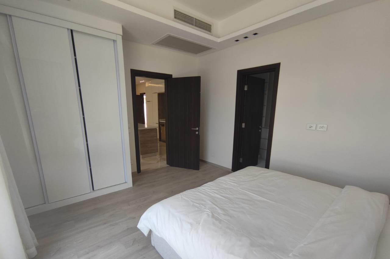 1-Bedroom Ground Apartment with Street View