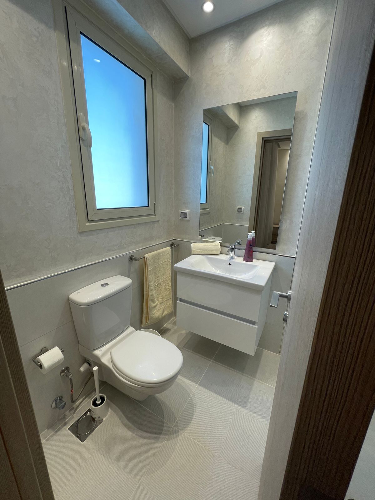 2-Bedroom typical floor Apartment with Golf & Pool Views