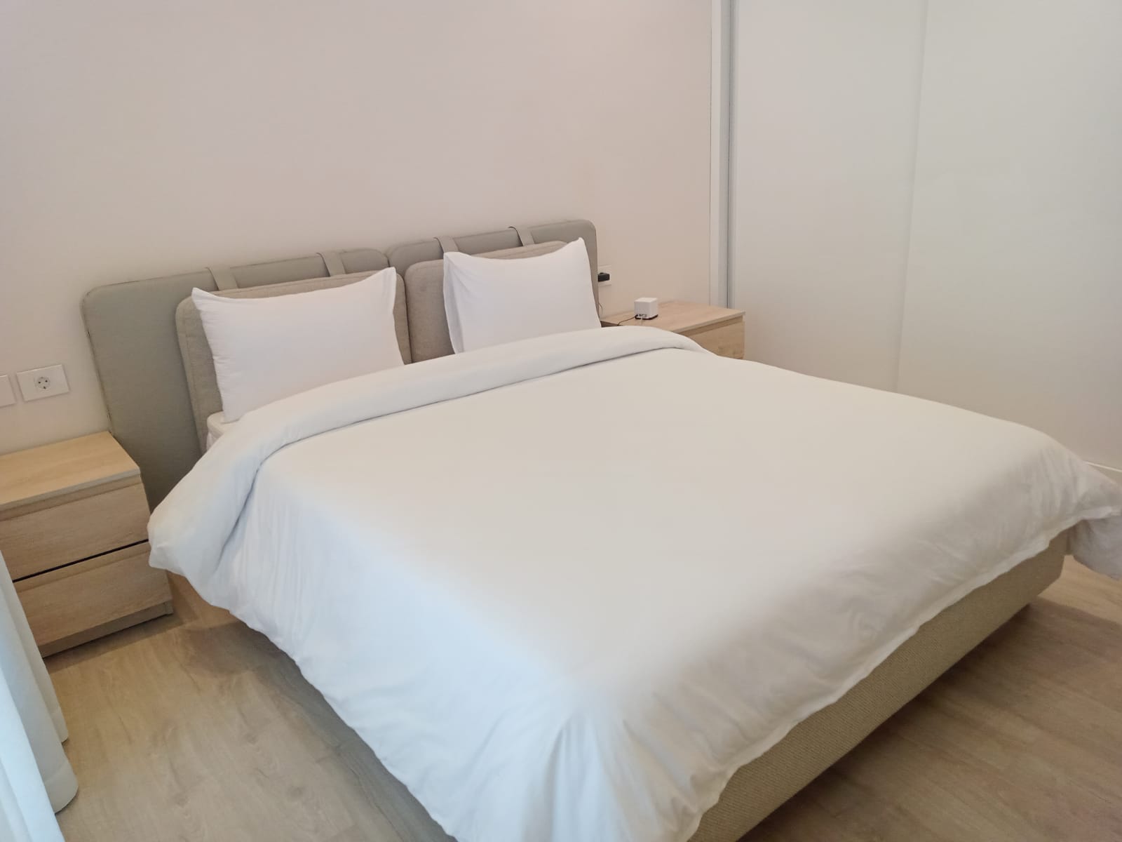 4-Bedroom typical floor Apartment with Golf & Pool Views