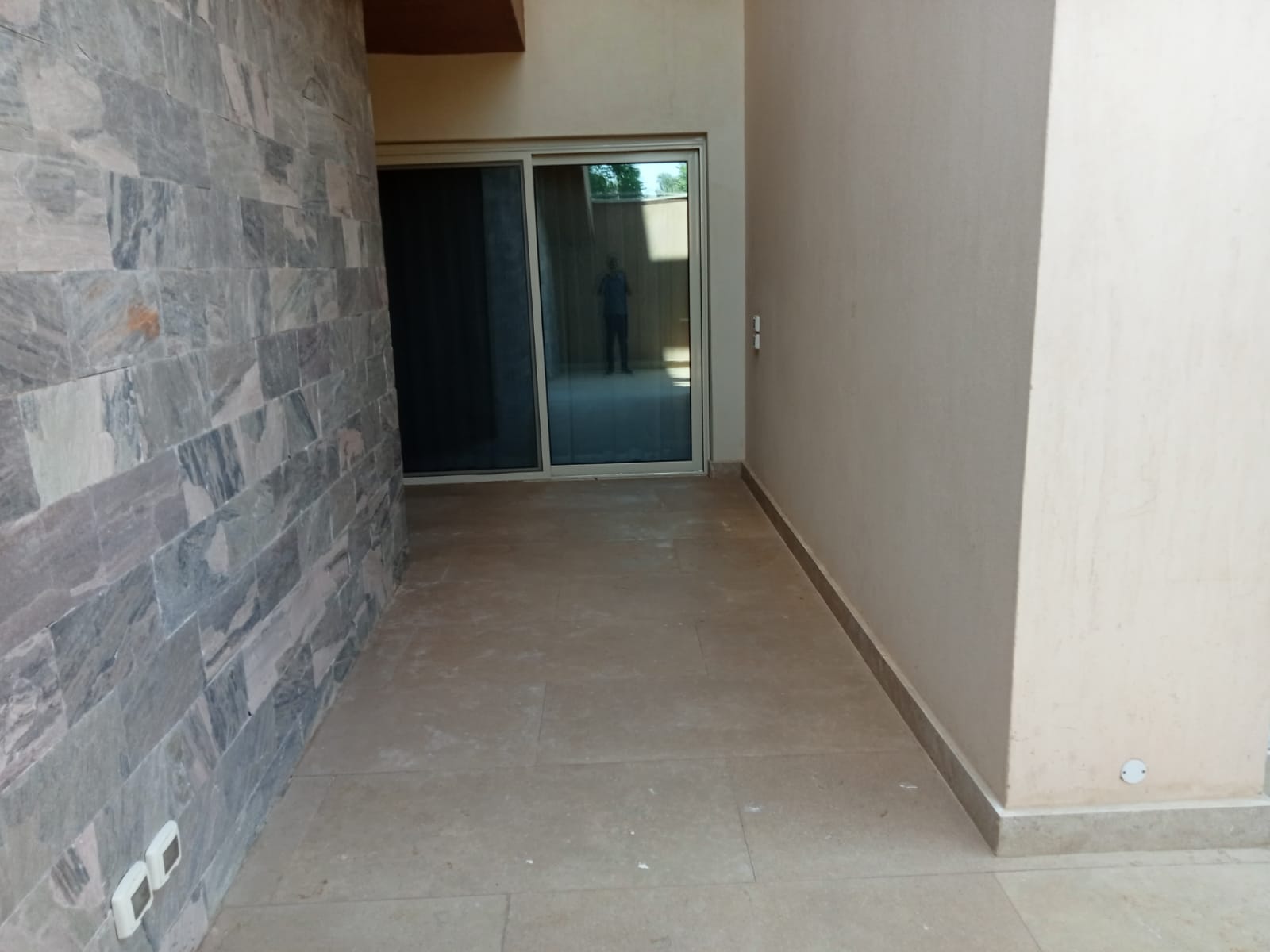 2 bedroom Apartment with English Court View