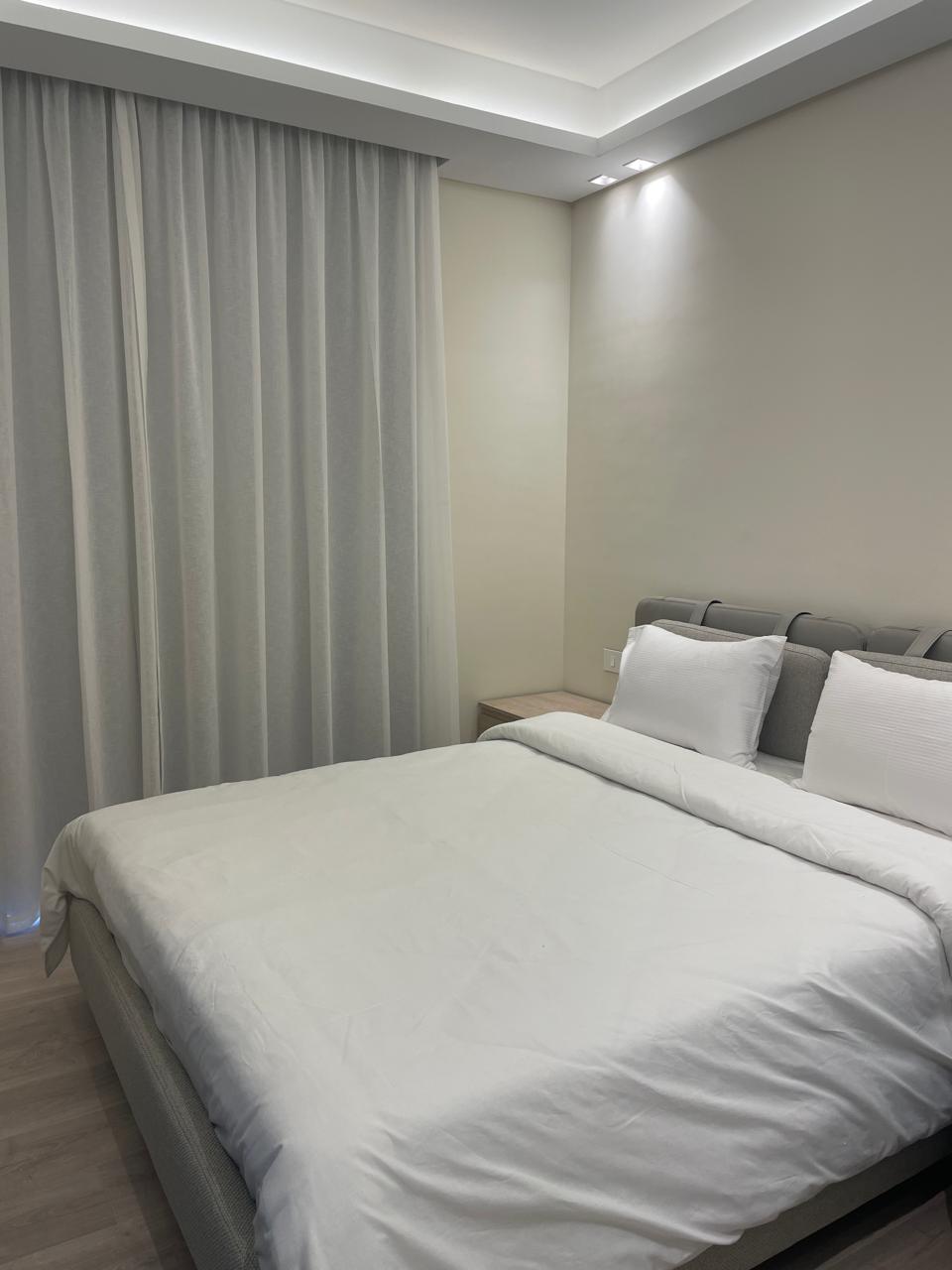 4 bedroom Apartment with English Court View